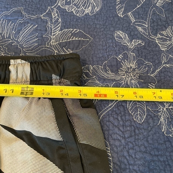 NIKE Dri-Fit Shorts Black Size Medium - Picture 5 of 8